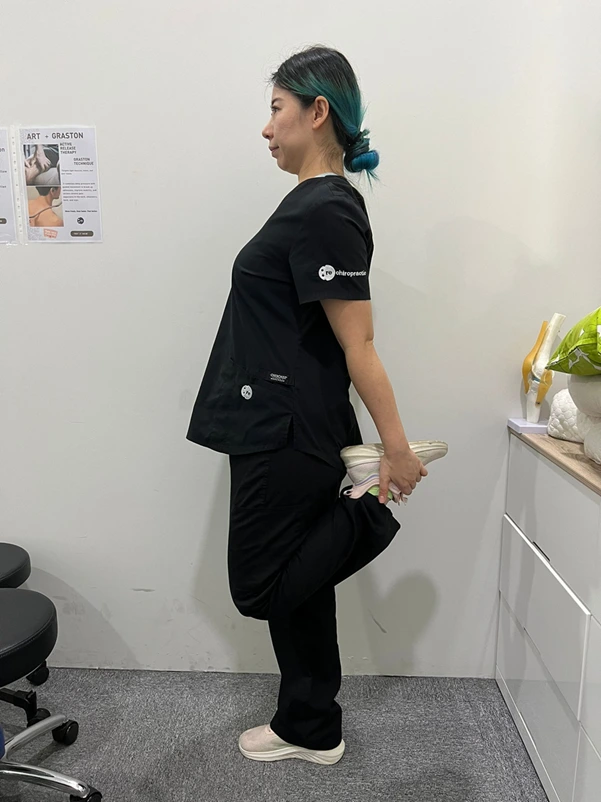 Quad stretch exercise