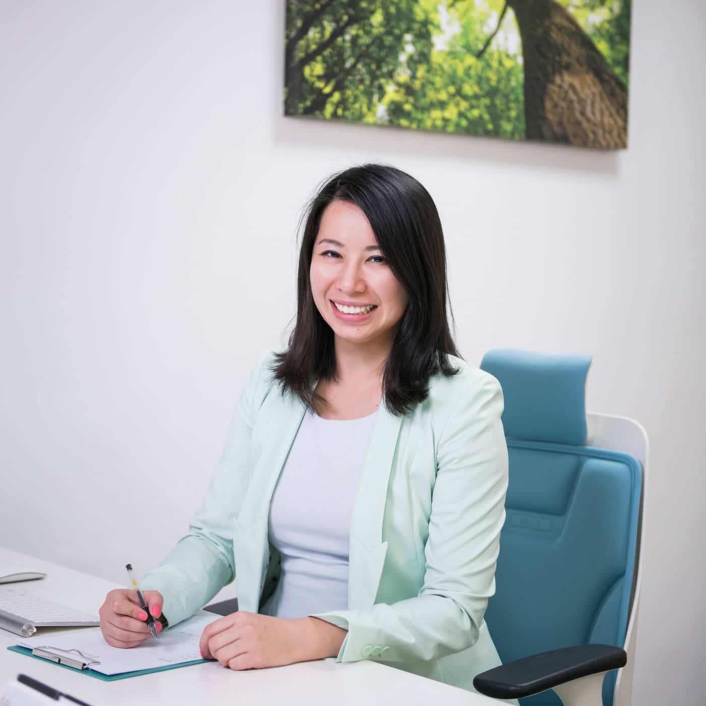 female chiropractor singapore