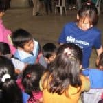 Dr Jenny with Peruvian children