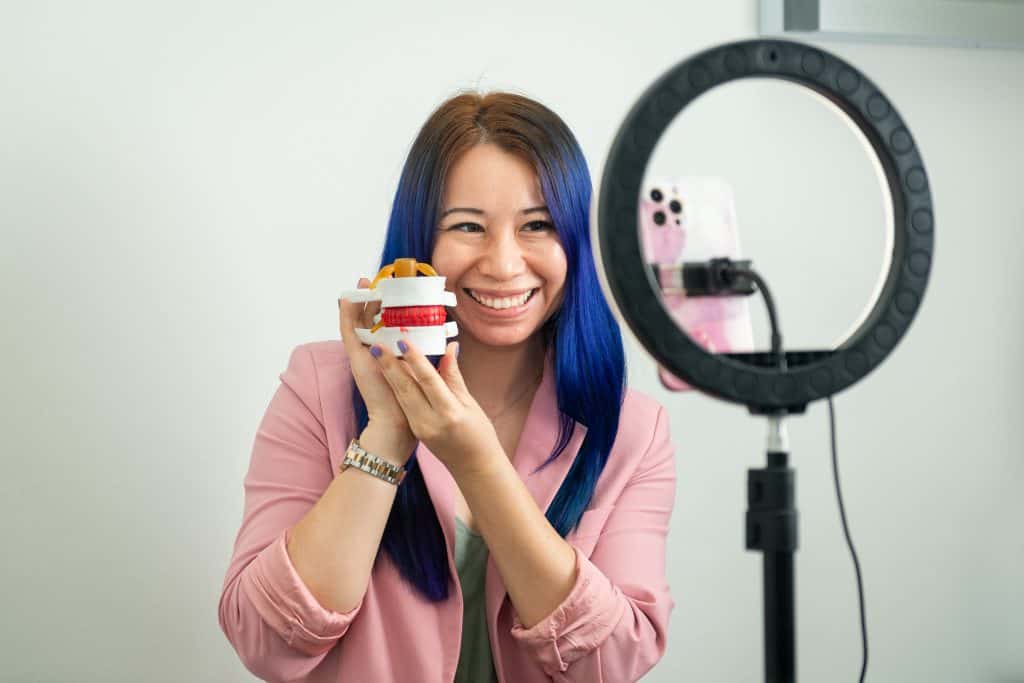 Dr. Jenny Li