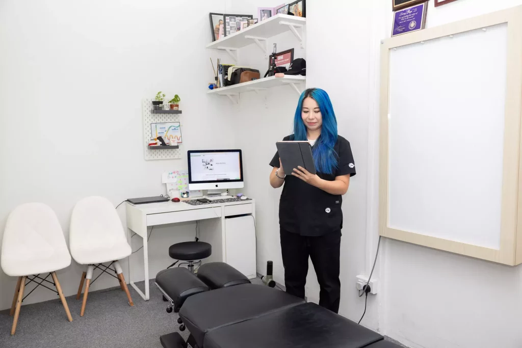 chiropractors do in singapore